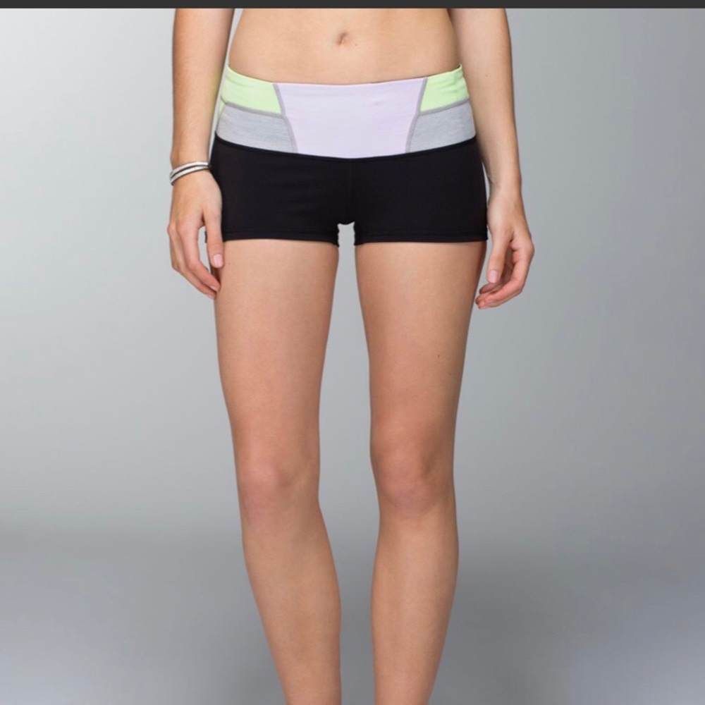 Lululemon size 6 black/quilt boogie shorts